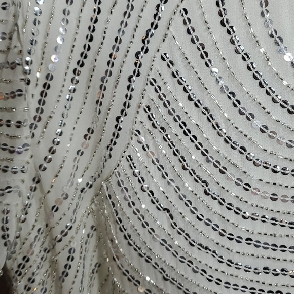 Loose dress - Picture 3 of 5